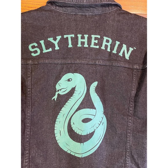 Harry Potter Slytherin Sz M Denim Jean Jacket Dark Gray/Black Hot Topic NEW - Picture 4 of 15